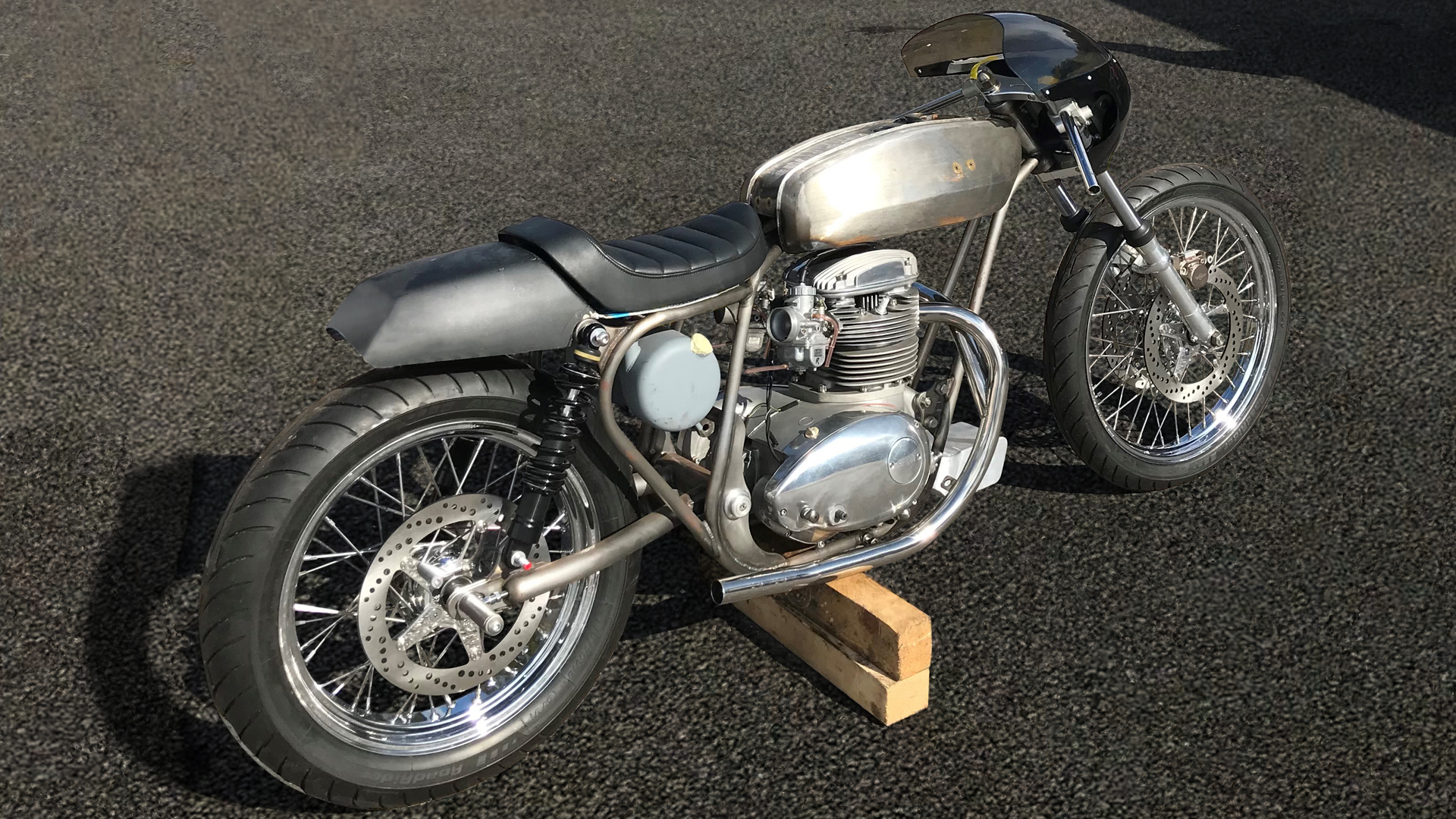 BSA Spitfire 900 MkIV-R Monterey Class